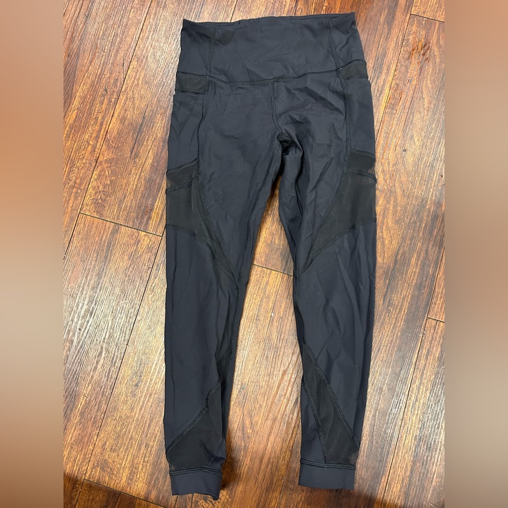Lulu lemon crop size 6